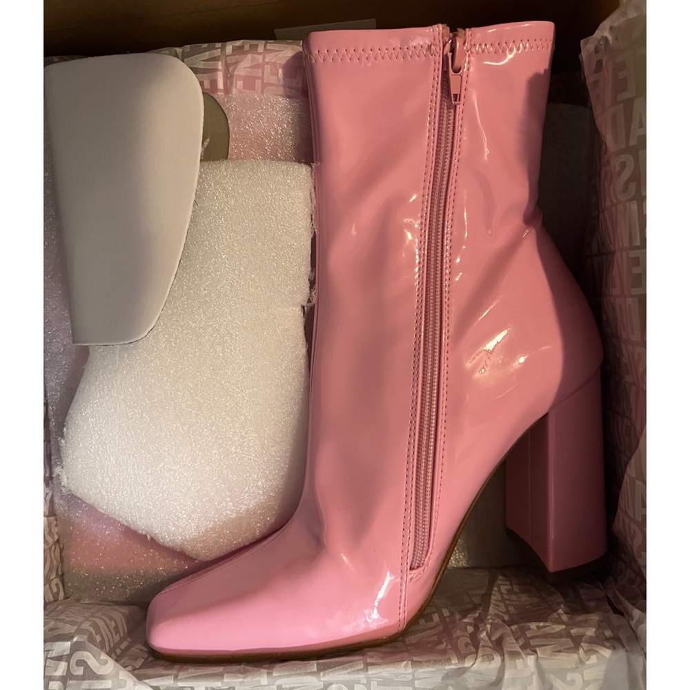 *New* Steve Madden Lynden Pink Boots